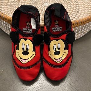 5/$25~ Disney Mickey Mouse water shoes size 9/10